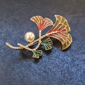 Betsey Johnson Ginkgo Leaf Brooch And Pendant